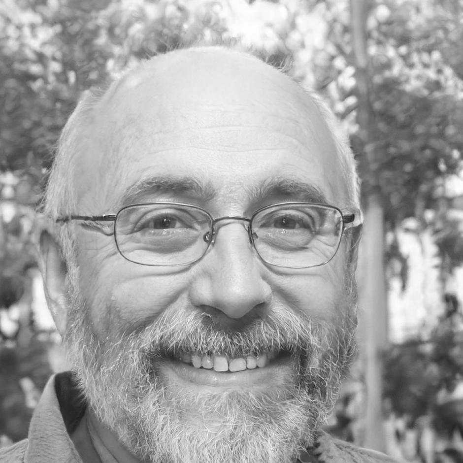 Ritratto di Mirko Castellani, esperto di video editing e content strategy