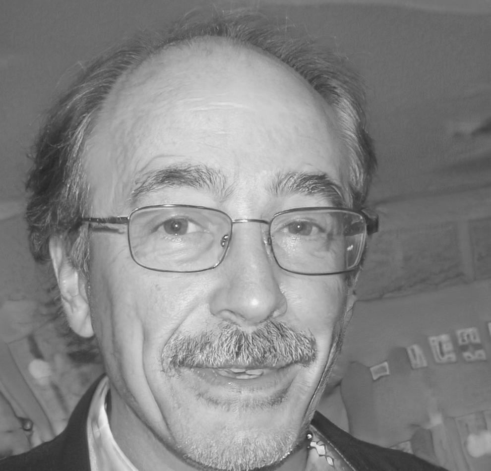 Ritratto di Edoardo Valente, specialista in motion graphics e animazioni